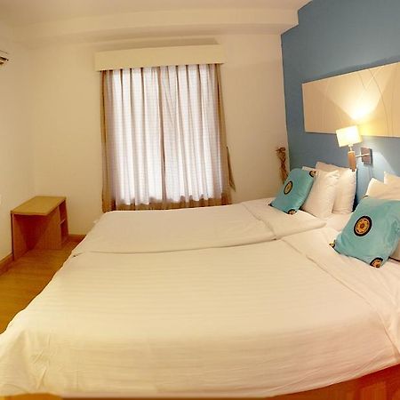 Nantra De Comfort Bangkok Buitenkant foto