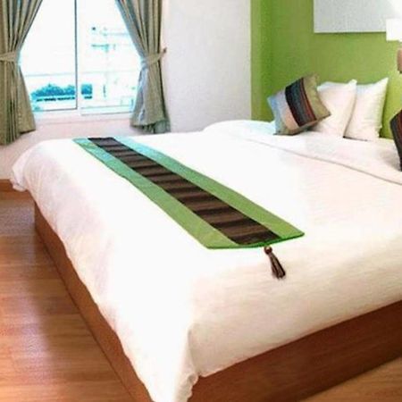 Nantra De Comfort Bangkok Buitenkant foto