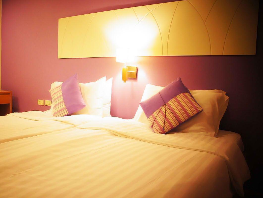 Nantra De Comfort Bangkok Buitenkant foto