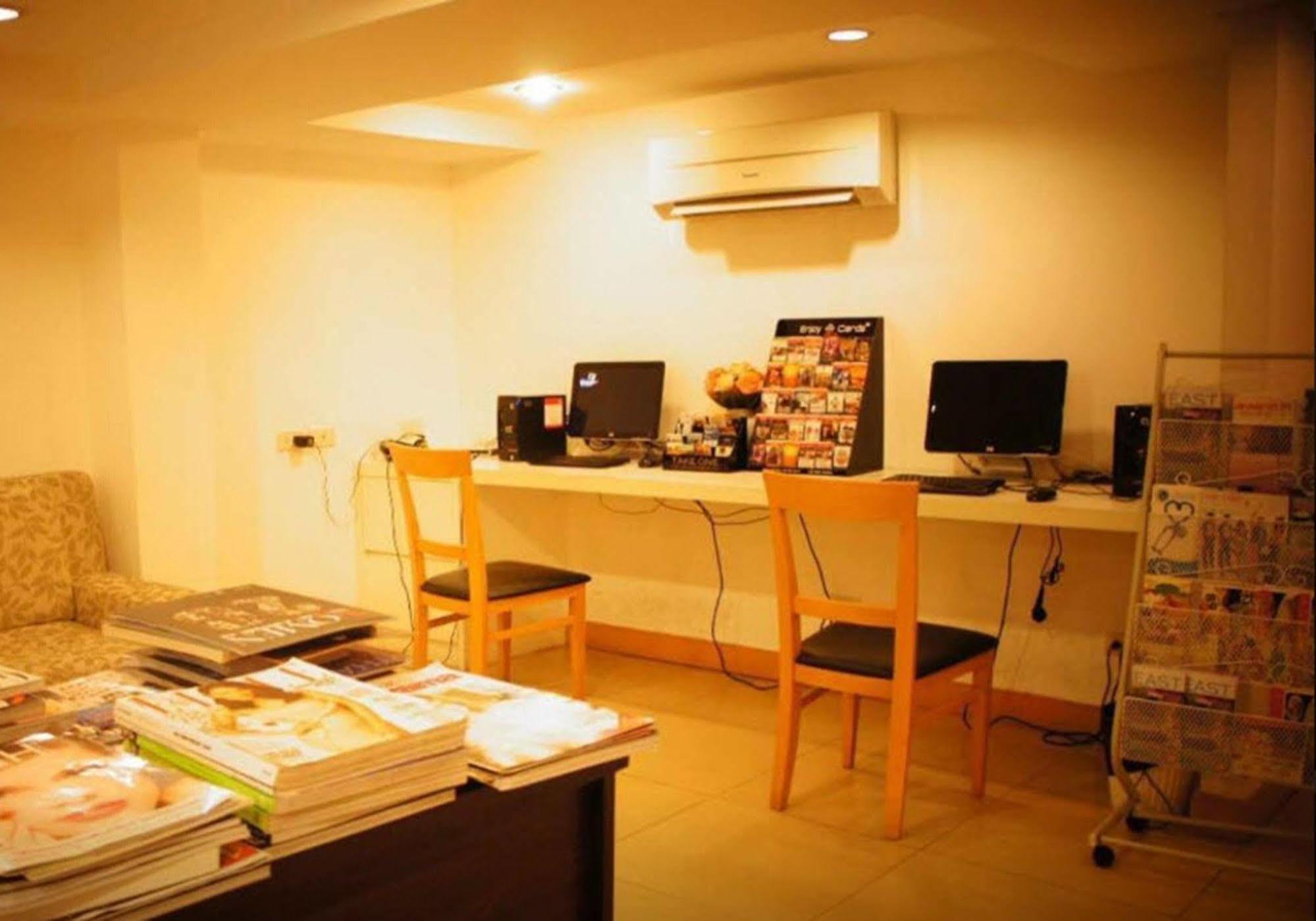 Nantra De Comfort Bangkok Buitenkant foto