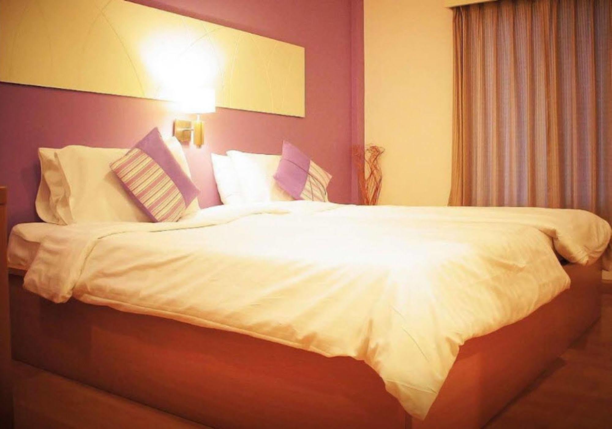 Nantra De Comfort Bangkok Buitenkant foto
